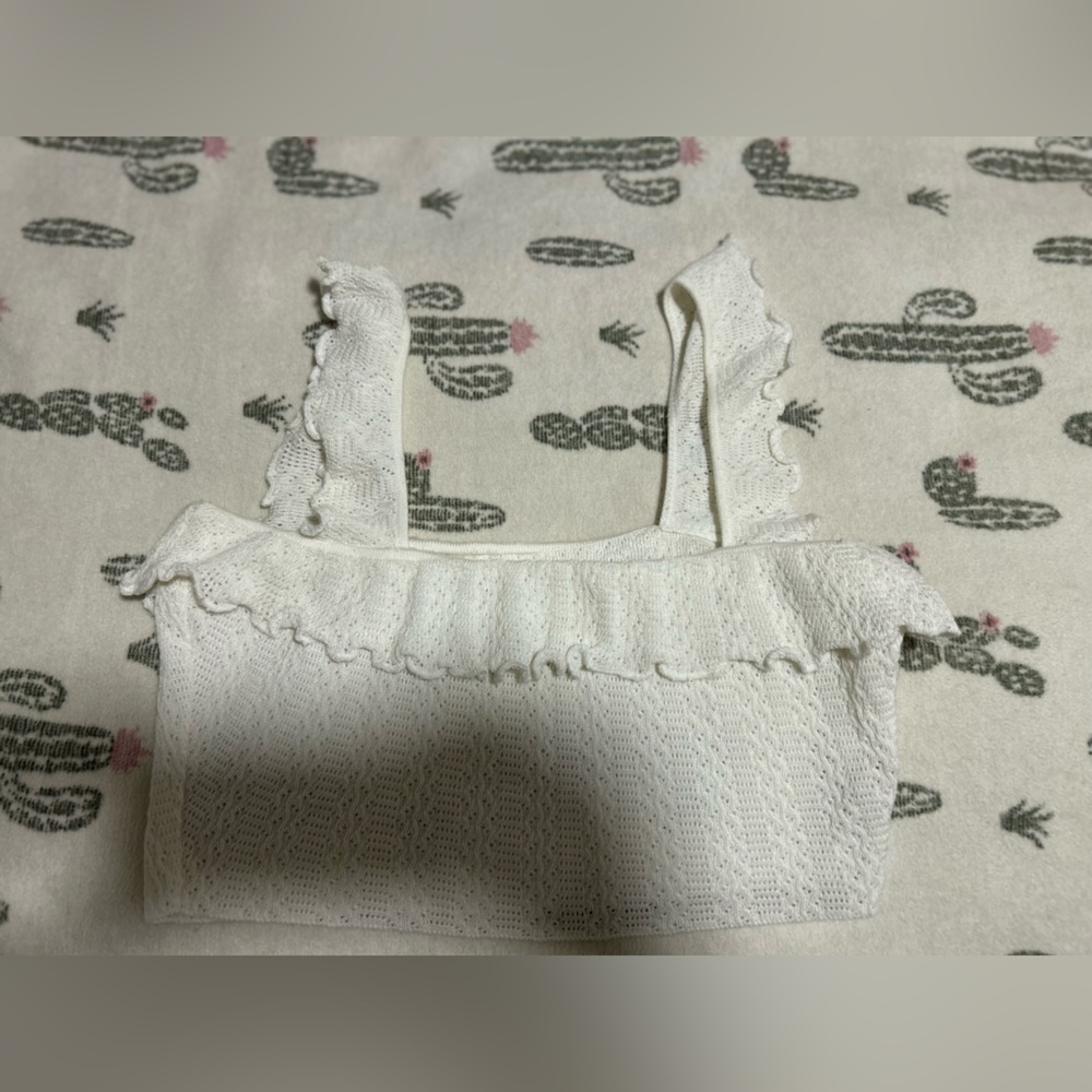 Elegant White Lace Ruffle Crop Top